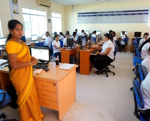 Jongeren-aan-een-baan-in-Sri-Lanka