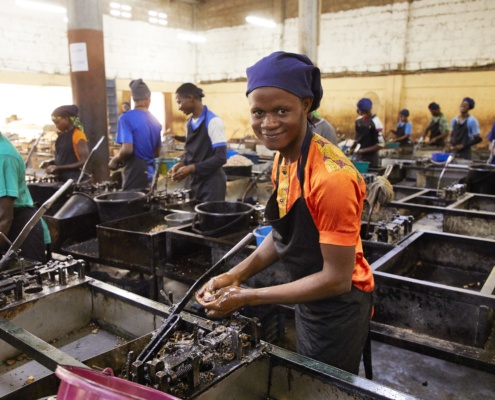 Benin Tchaourou Afokantan Cashewnotenfabriek 20-6-2018 foto Jaco Klamer
