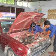 Automobile trade workshop